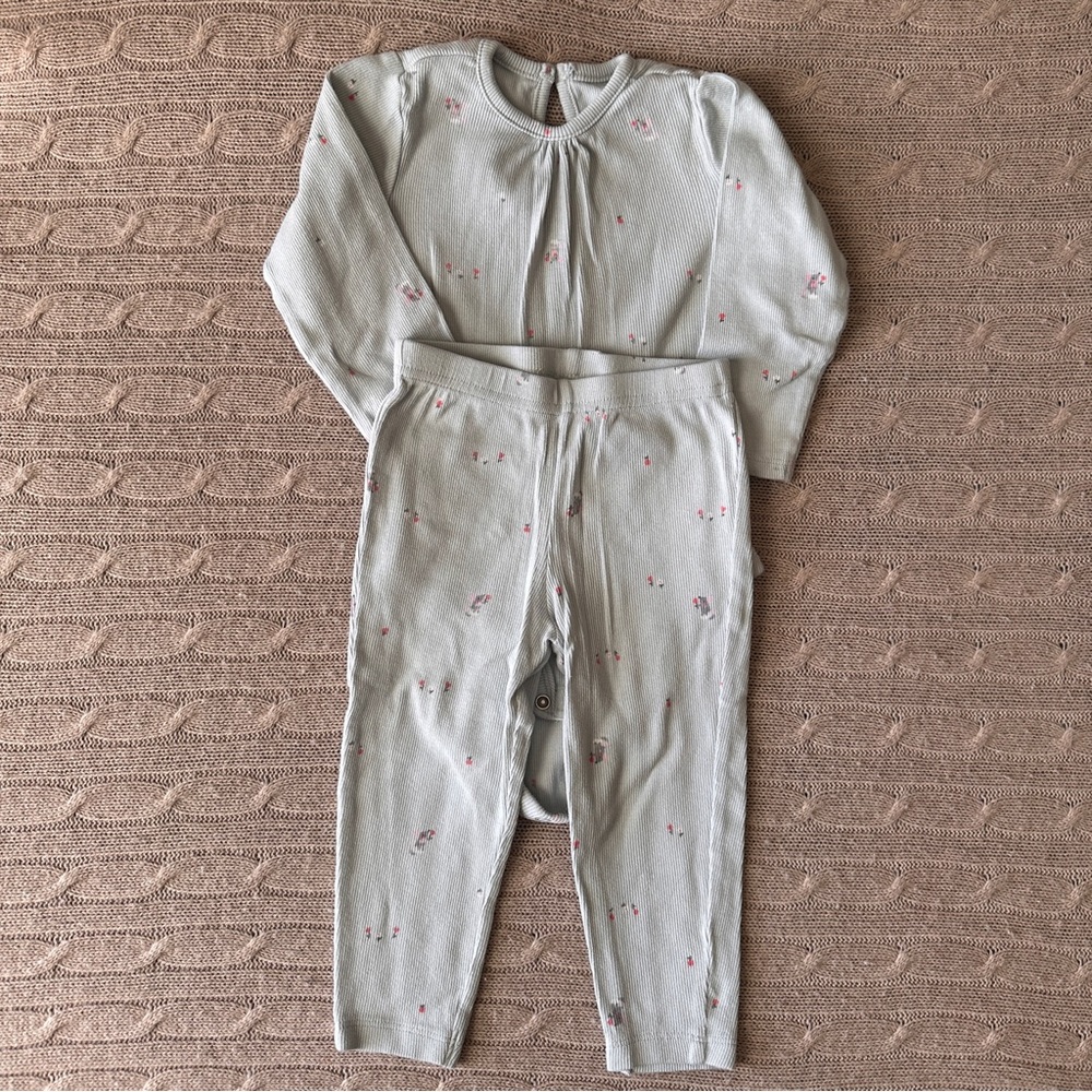 EUC Carter’s Baby Girl Outfit Set, Baby Blue Mouse, 18 Months